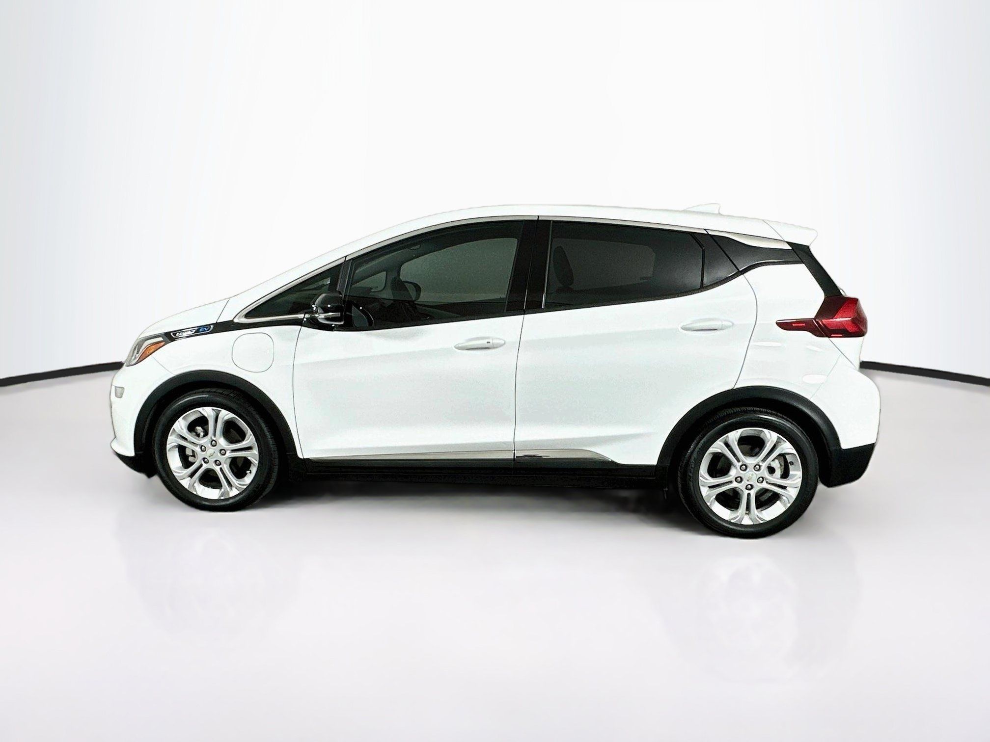 Used 2020 Chevrolet Bolt LT FWD image 4