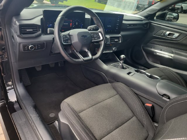 Used 2024 Ford Mustang GT RWD image 14
