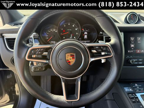 Used 2018 Porsche Macan image 26