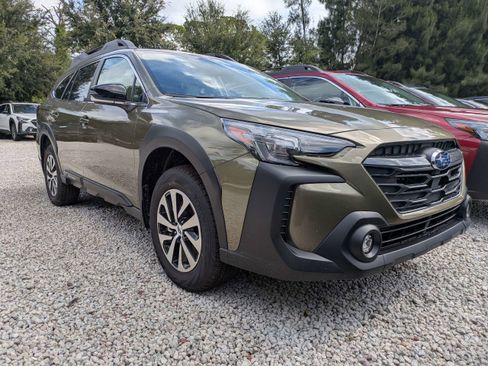 Used 2025 Subaru Outback Premium image 1