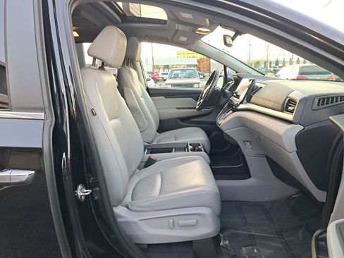 Used 2018 Honda Odyssey Touring image 17