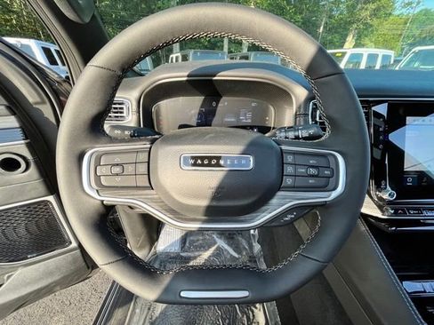 Used 2023 Jeep Wagoneer Series III w/ Premium Group I AWD/4WD image 36