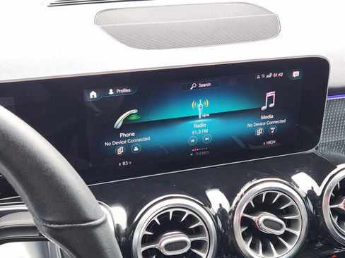 Used 2020 Mercedes-Benz GLB 250 image 11