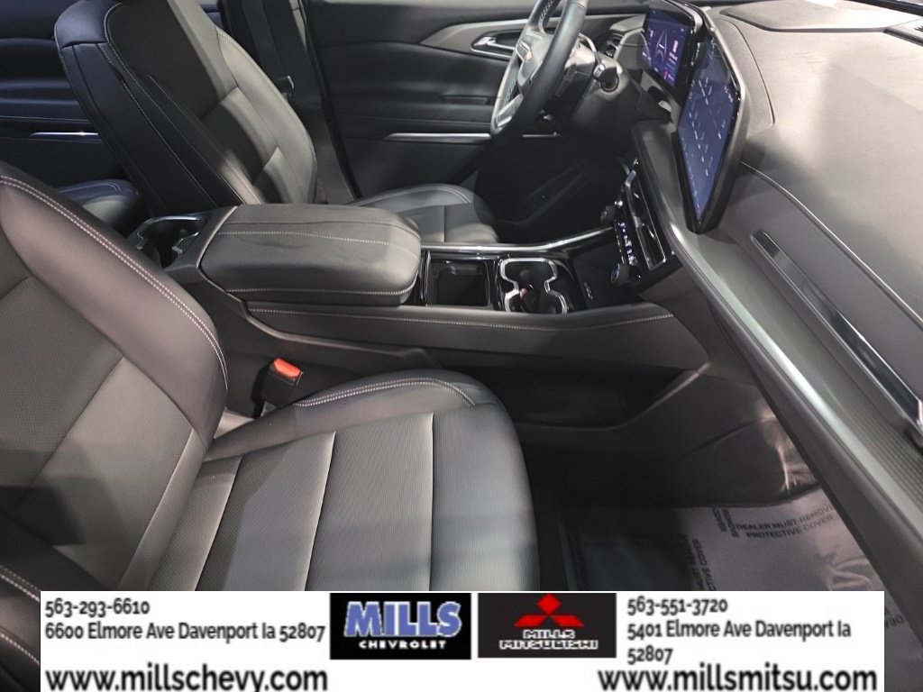 Used 2024 Chevrolet Traverse LT w/ Midnight/Sport Edition AWD/4WD image 23