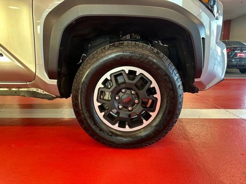 Certified 2024 Toyota Tacoma TRD Off-Road AWD/4WD image 30