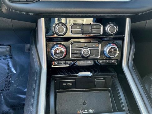 Used 2021 GMC Yukon Denali w/ Advanced Technology Package image 15