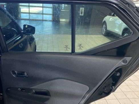 Certified 2020 Nissan Kicks SV image 27