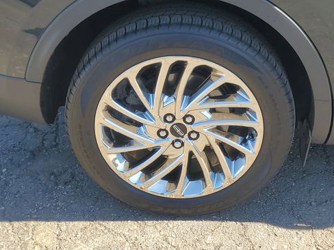 Certified 2022 Lincoln Nautilus Reserve w/ Luxury Package image 7