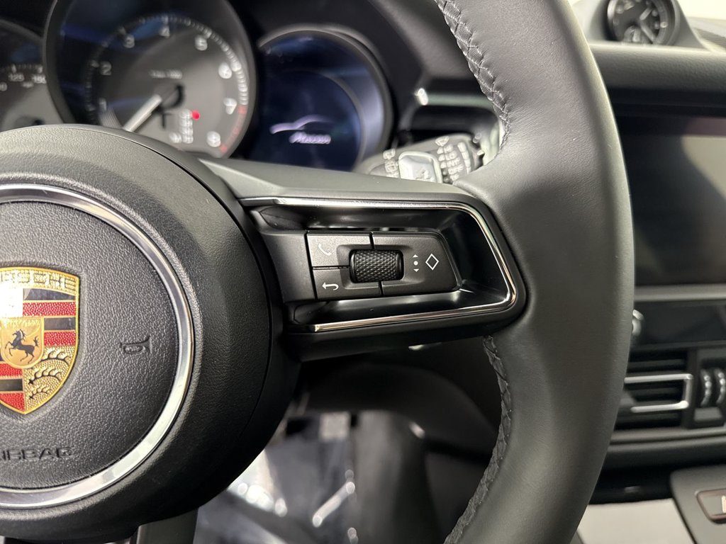 Certified 2026 Porsche Macan AWD/4WD image 38