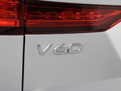 Certified 2025 Volvo V60 B5 Cross Country Plus AWD/4WD image 19