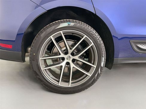 Certified 2026 Porsche Macan AWD/4WD image 13