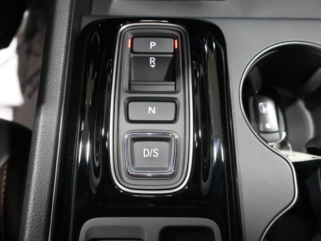 Used 2025 Honda Pilot TrailSport image 34