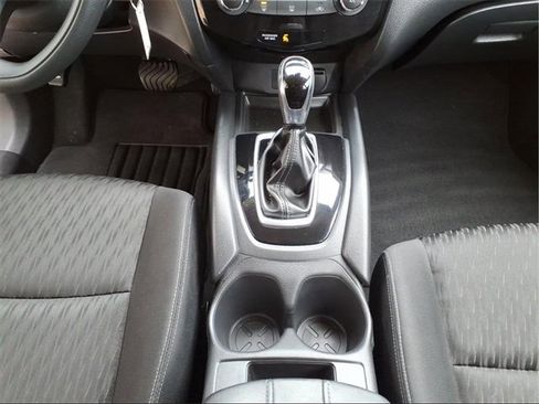 Used 2019 Nissan Rogue S image 21