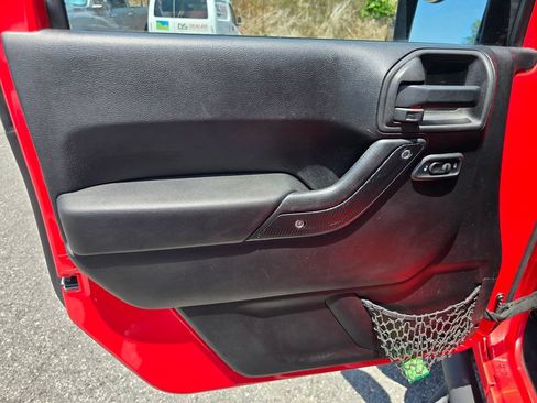 Used 2013 Jeep Wrangler Unlimited Sport AWD/4WD image 44