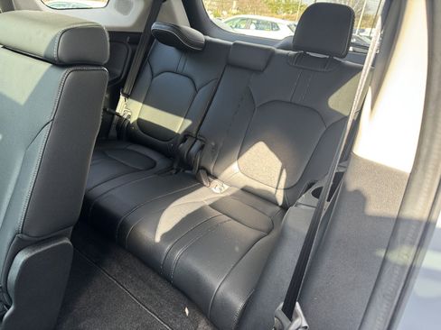 Used 2023 Honda Pilot Elite image 10