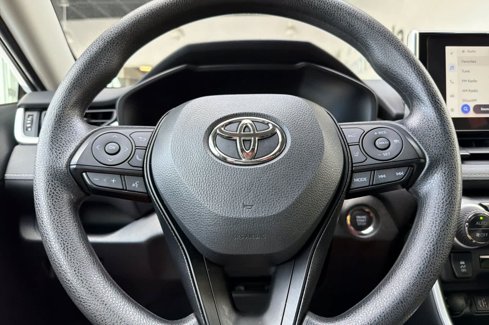 Used 2025 Toyota RAV4 XLE AWD/4WD image 25