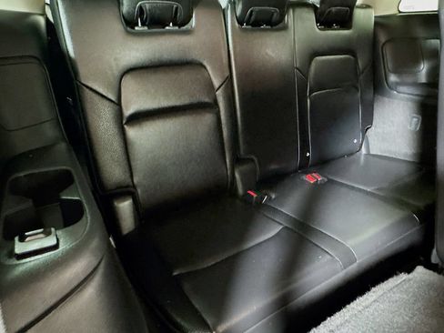 Used 2025 Nissan Pathfinder SL FWD image 26