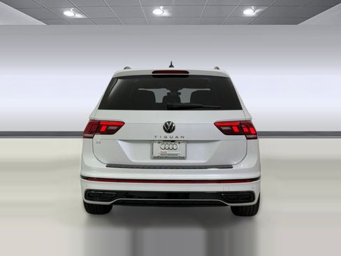 Used 2024 Volkswagen Tiguan SE R-Line image 10
