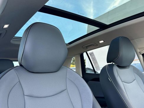 New 2026 Volkswagen Tiguan SE image 16