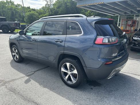 Used 2019 Jeep Cherokee Limited AWD/4WD image 7