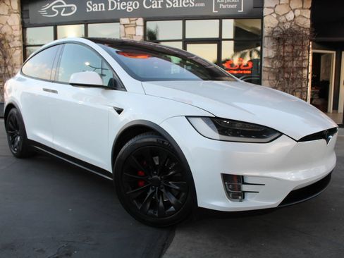 Used 2018 Tesla Model X 75D AWD/4WD image 7