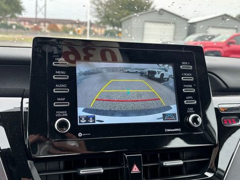 Used 2024 Toyota Camry SE image 9