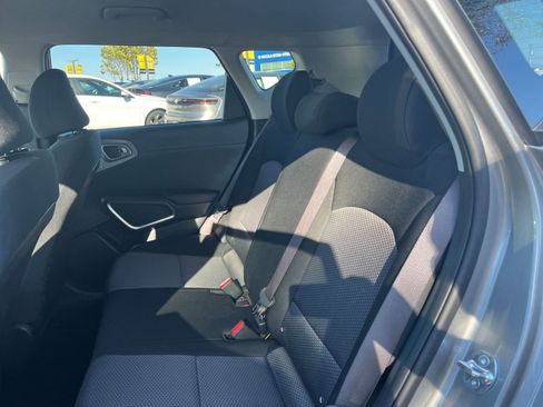 Used 2025 Kia Soul LX w/ LX Technology Package image 25