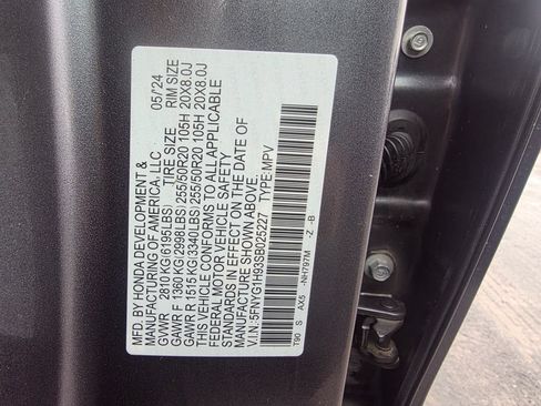 Used 2025 Honda Pilot Black Edition image 35
