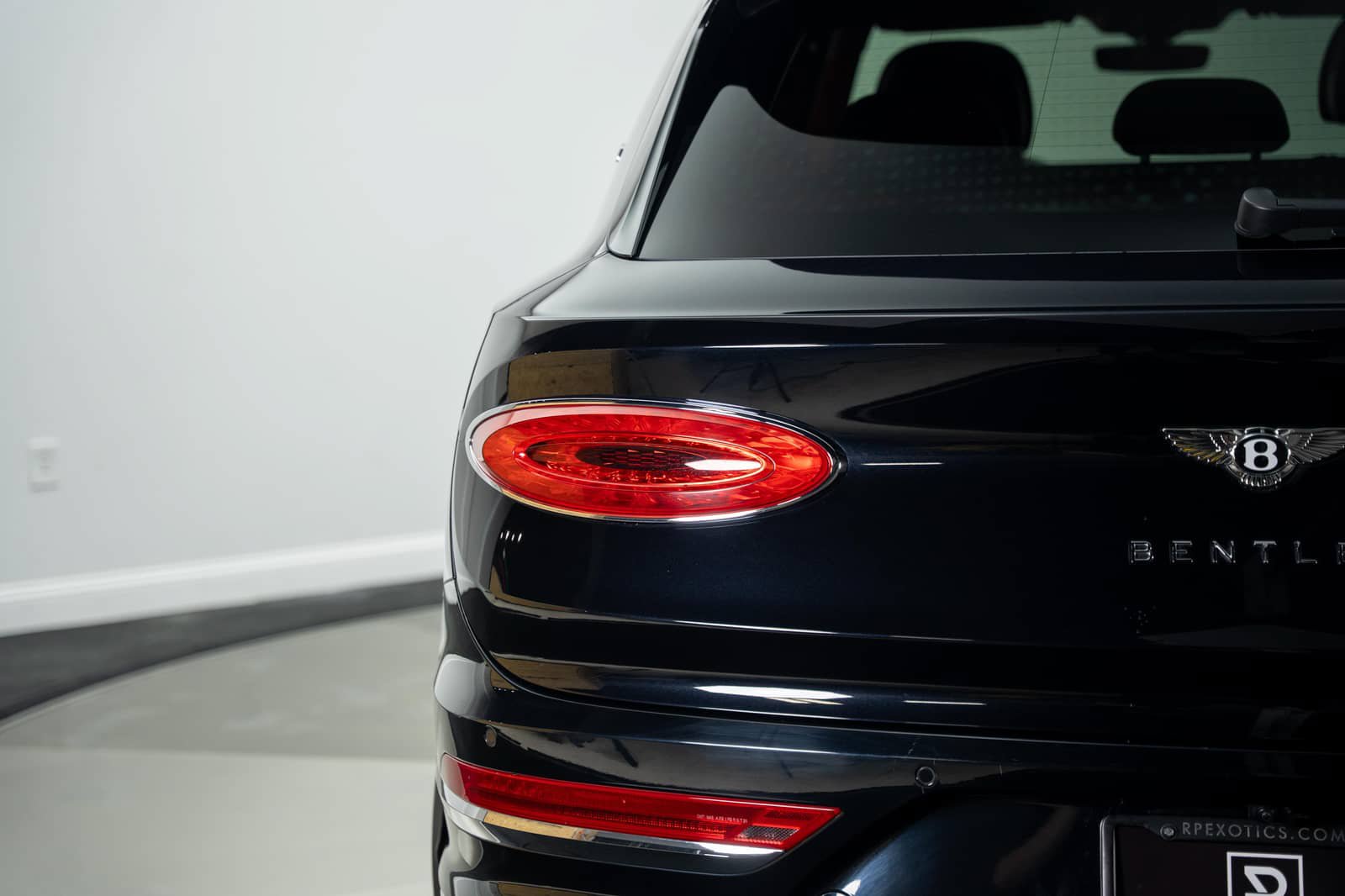 Used 2021 Bentley Bentayga w/ First Edition Specification AWD/4WD image 31