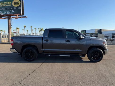 Used 2017 Toyota Tundra SR5 w/ Truck Exterior Package RWD image 7
