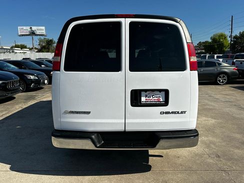Used 2006 Chevrolet Express 3500 Passenger w/ LT Preferred Equipment Group RWD image 4