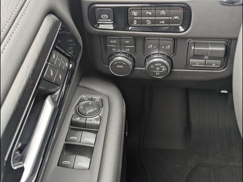 New 2026 GMC Yukon XL Denali w/ Advanced Technology Package AWD/4WD image 23