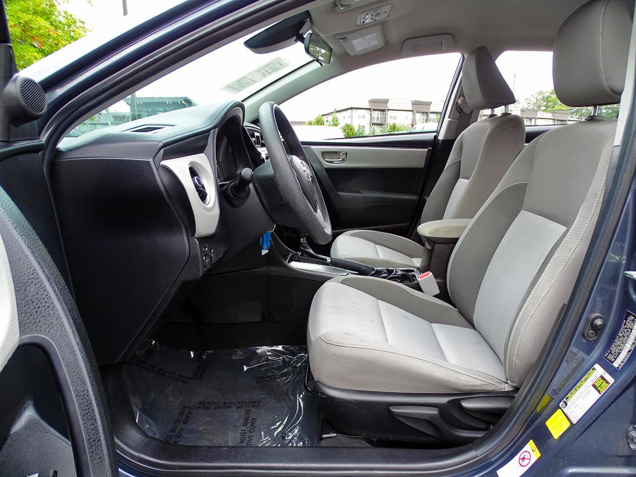 Used 2019 Toyota Corolla LE FWD image 13