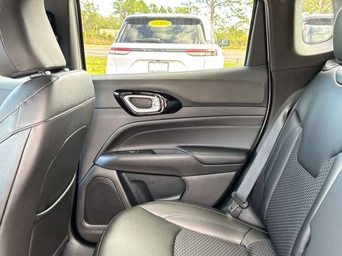 New 2026 Jeep Compass Latitude image 14
