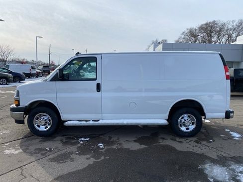 Used 2024 Chevrolet Express 2500 w/ Driver Convenience Package image 7