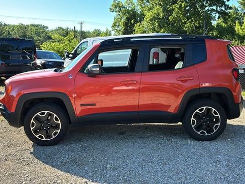 Used 2016 Jeep Renegade Trailhawk w/ Cold Weather Group AWD/4WD image 4