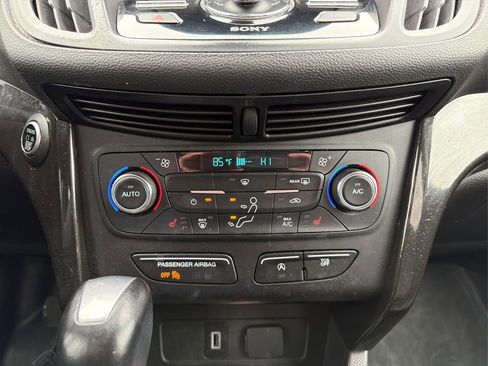 Used 2017 Ford Escape Titanium FWD image 27