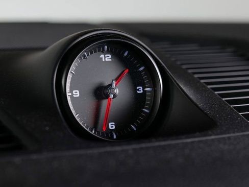 Used 2023 Porsche Cayenne Platinum Edition image 21