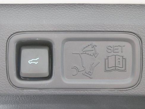 Used 2024 Ford Expedition Platinum image 46