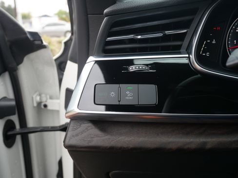 Used 2019 Audi Q8 Premium Plus w/ Premium Plus image 10