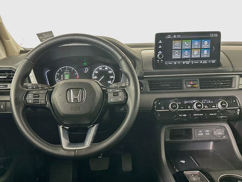 Used 2025 Honda Pilot EX-L image 18