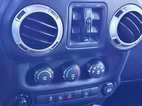 Used 2016 Jeep Wrangler Unlimited Sahara AWD/4WD image 25