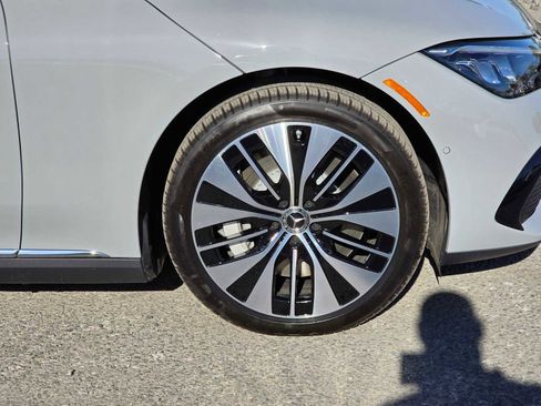 New 2026 Mercedes-Benz EQE 320 4MATIC Sedan image 9