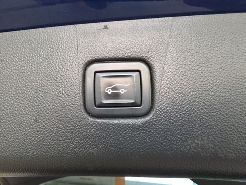 Used 2022 Chevrolet Blazer LT FWD image 32