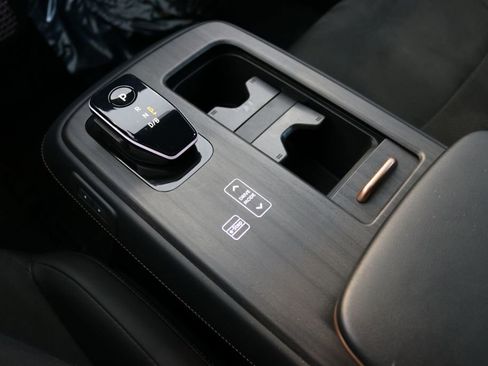 Used 2023 Nissan Ariya AWD image 53