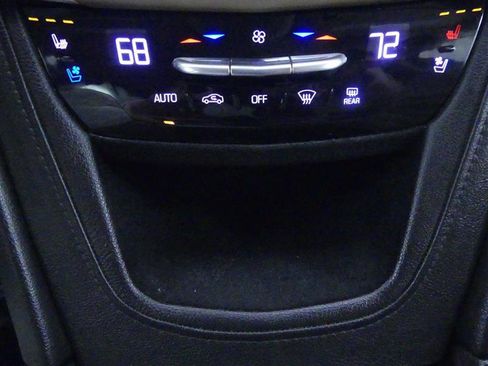 Used 2017 Cadillac XT5 Platinum AWD/4WD image 13