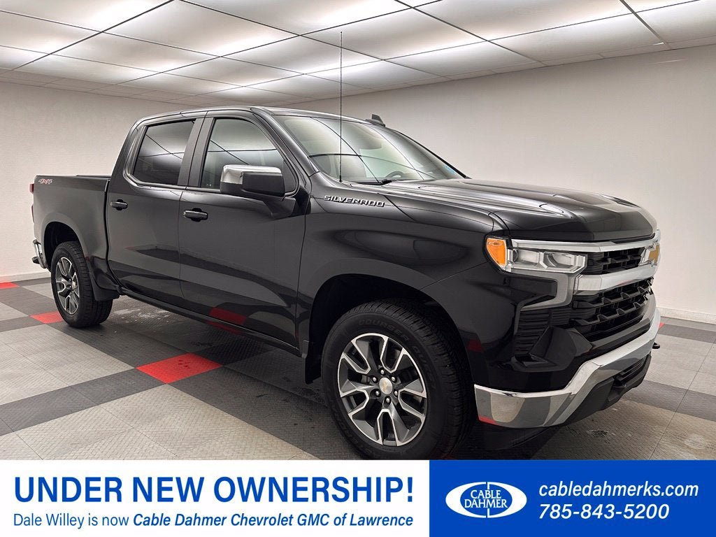 Used 2023 Chevrolet Silverado 1500 LT AWD/4WD image 1
