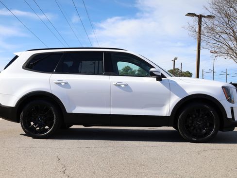 Used 2022 Kia Telluride EX w/ EX Premium Package image 5