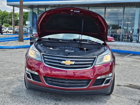 Used 2017 Chevrolet Traverse LT FWD image 16
