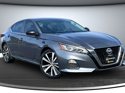 Used 2021 Nissan Altima 2.5 SR w/ SR Premium Package